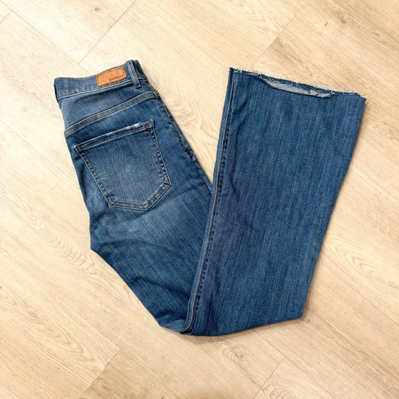 Express Bell Regular High Rise Jeans - Picture 7 of 7